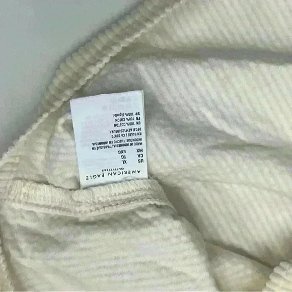 American Eagle Outfitter corduroy cream cropped button up shirt, woman’s size xl - Picture 5 of 8